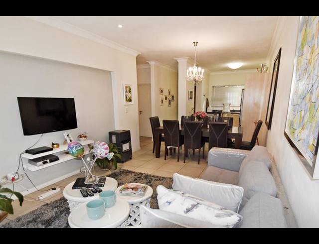 2 BEDROOM APARTMENT FOR SALE IN SANDOWN